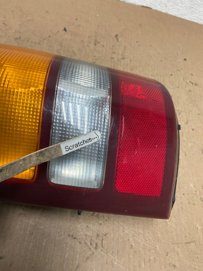 1999-2002 Chevrolet Silverado 1500 Left Driver Lh Side Tail light AD8046 LK3