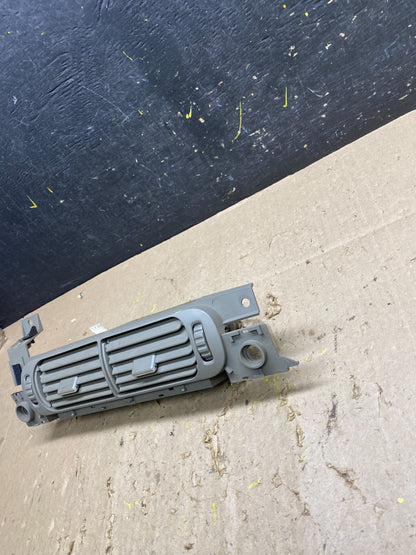 1997 to 1999 Cadillac Deville Front Center Dash A/C Air Vent U5359 DG1