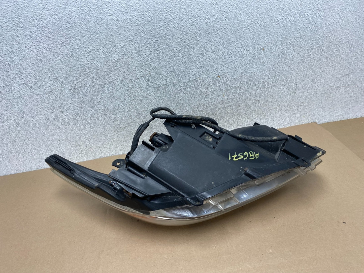 2010 - 2011 Toyota Prius Left Driver LH Blue Halogen Headlight AG6571 DW8