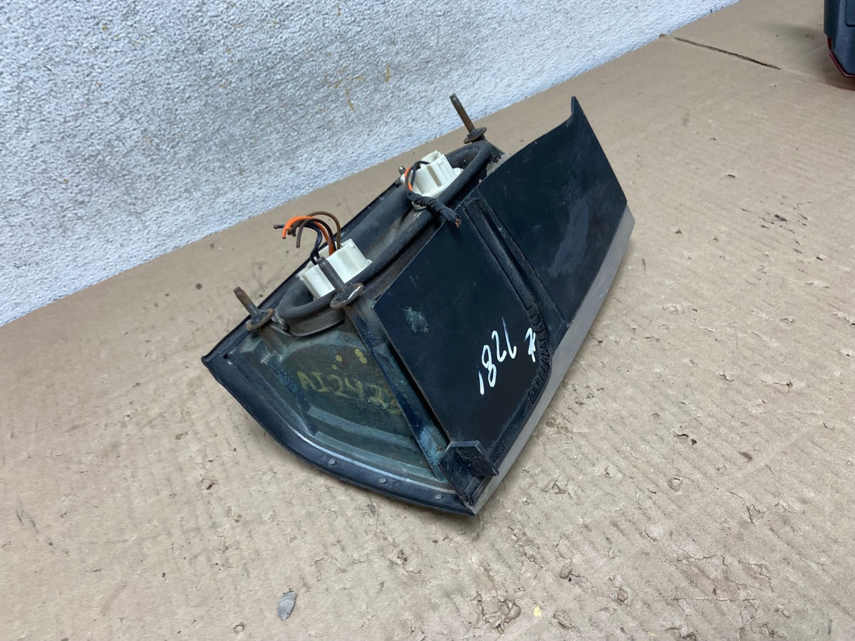 1990 to 1994 Lincoln Town Car Right Passenger RH Side Tail Light AI2423 LK5