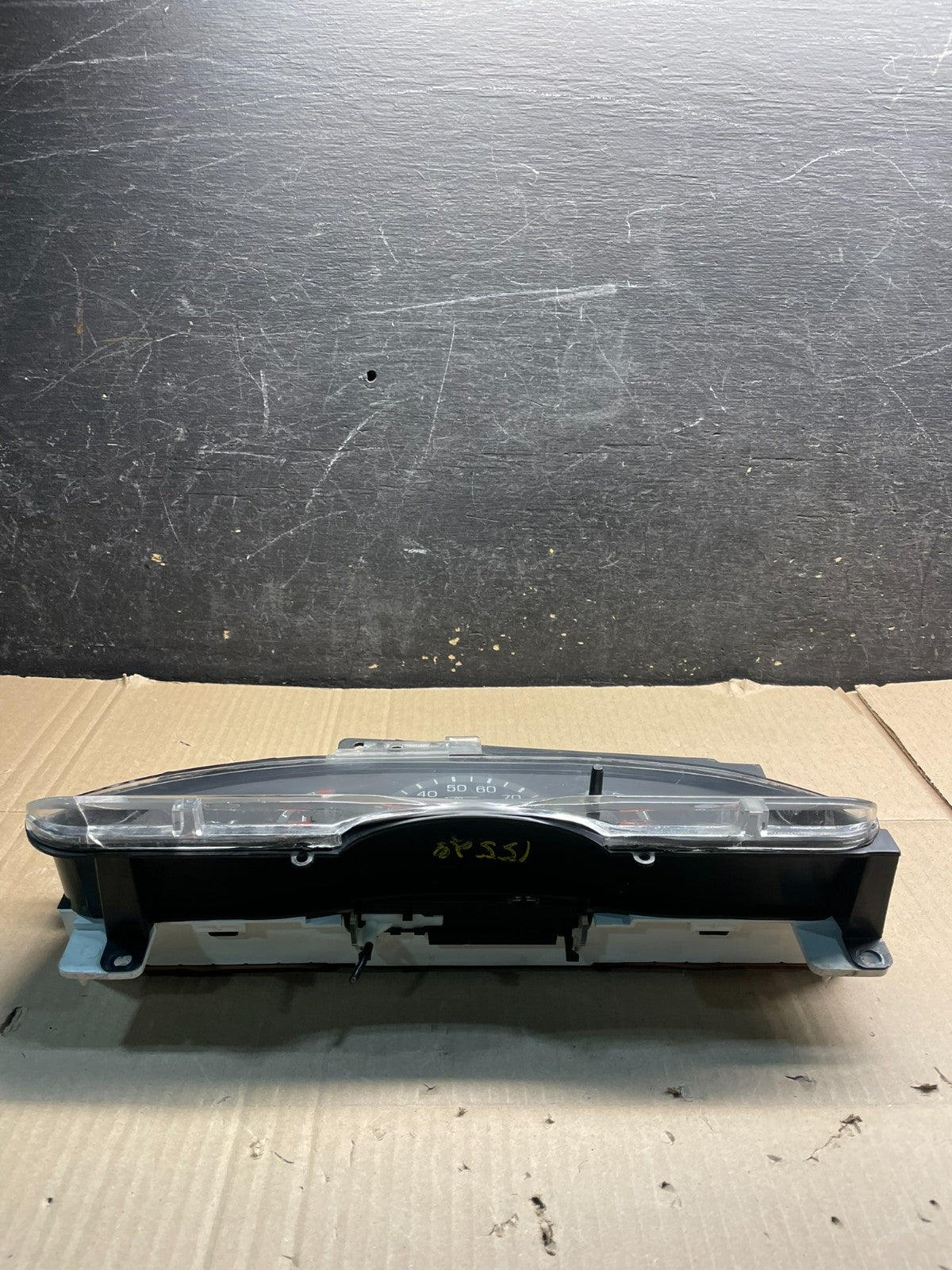 2001 - 2002 Ford Econoline E250 E350 Van Speedometer Instrument Cluster x9873 DG5