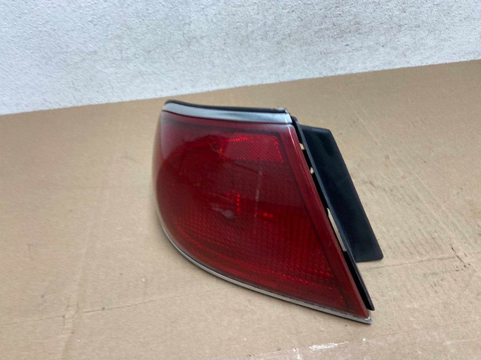 2000 to 2005 Buick Lesabre Left Driver LH Side Tail Light AE6679 LK1