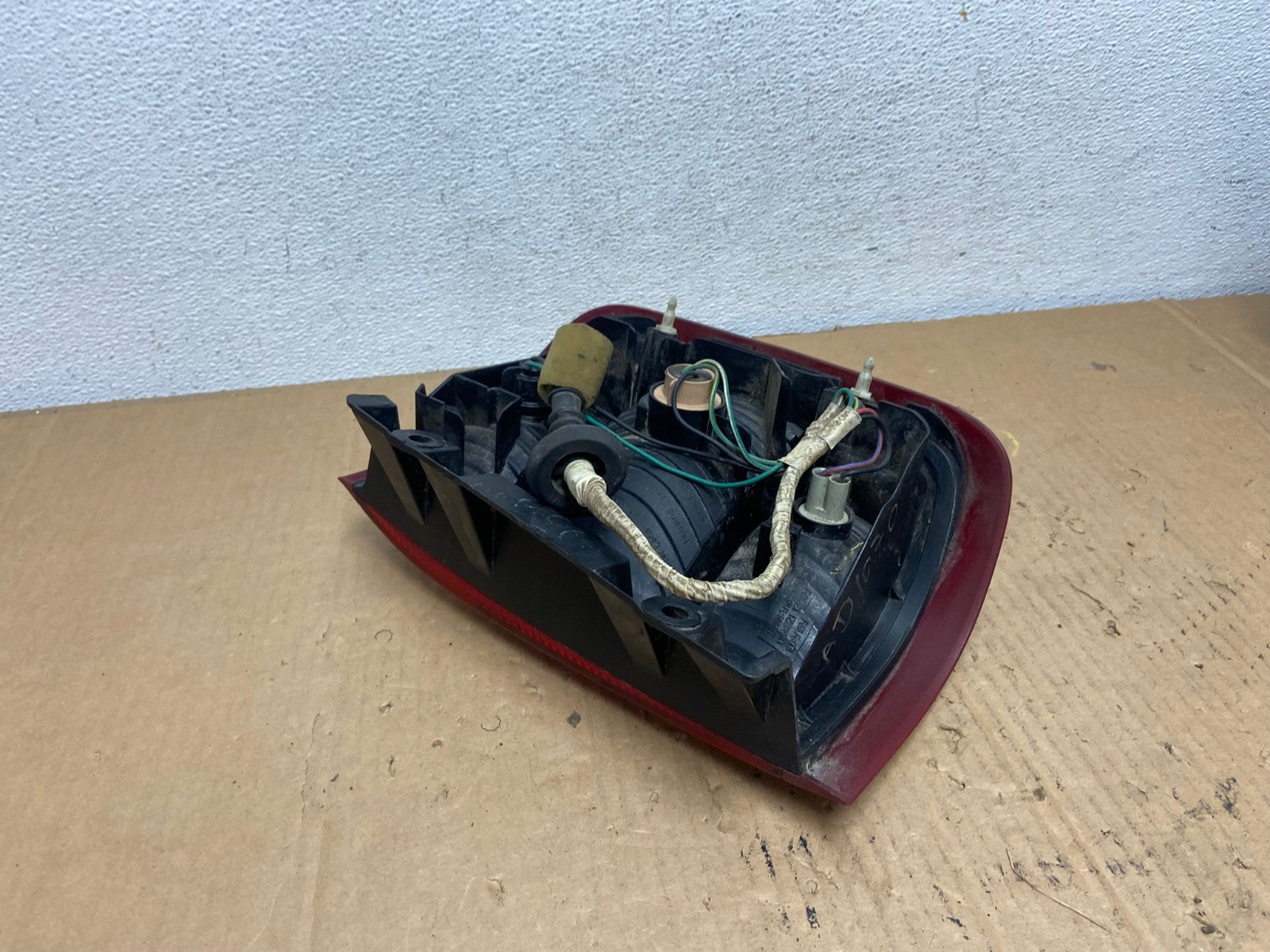1999 to 2004 Nissan Pathfinder Left Driver Lh Side Tail light AD1070 LK4