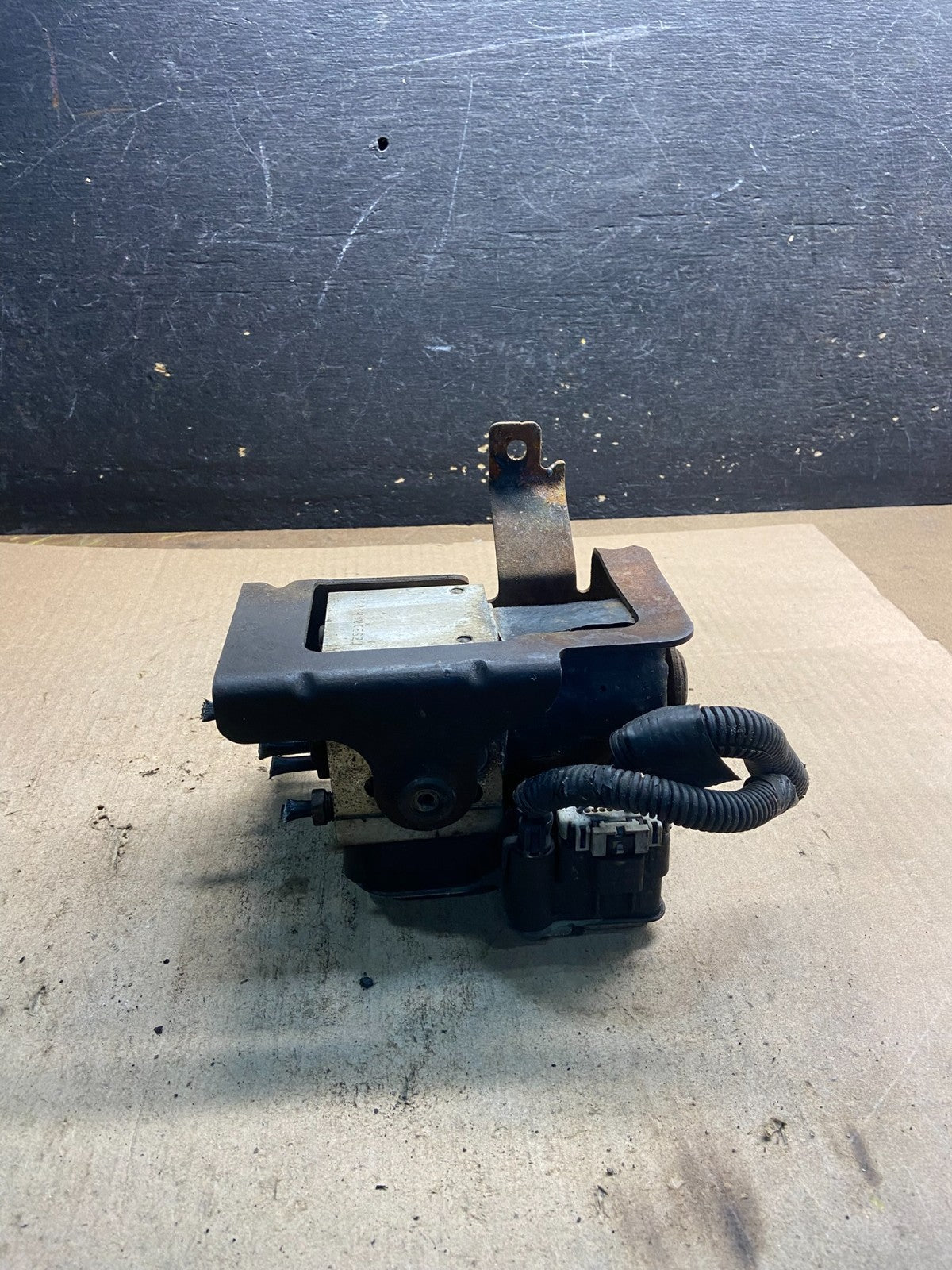 2003 - 2005 Chevrolet Silverado GMC Sierra ABS Anti-Lock Brake Module Z8855 DG4