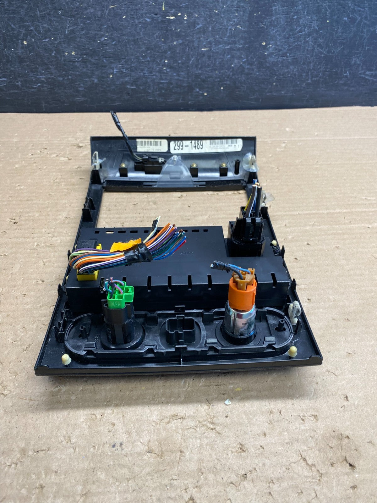 2004 to 2008 Ford F150 Radio Climate Dash Bezel Surround Black ag8378 DG5