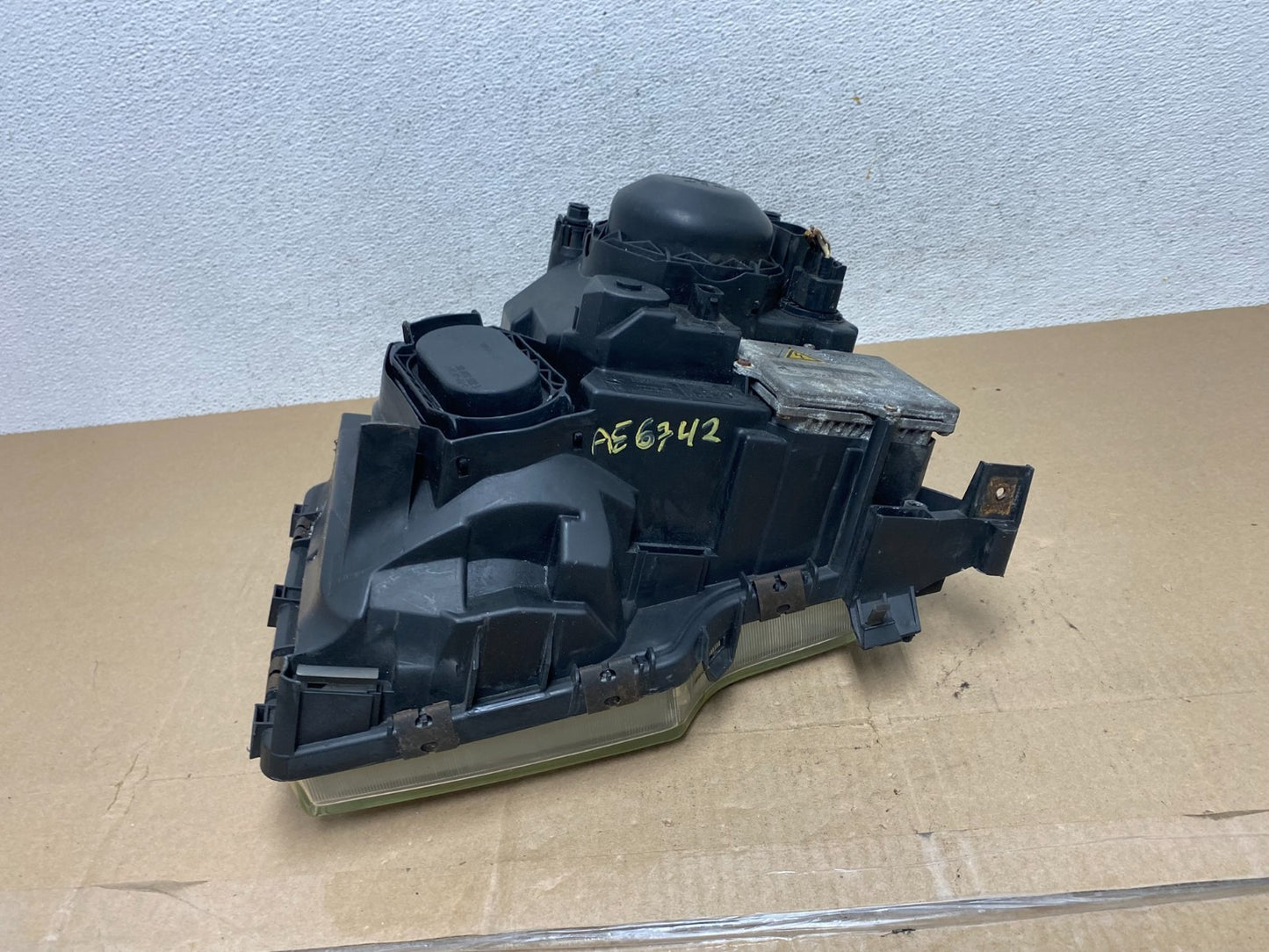2003 - 2004 Land Rover Range Rover Right Passenger Headlight Xenon HID AE6742 DW8