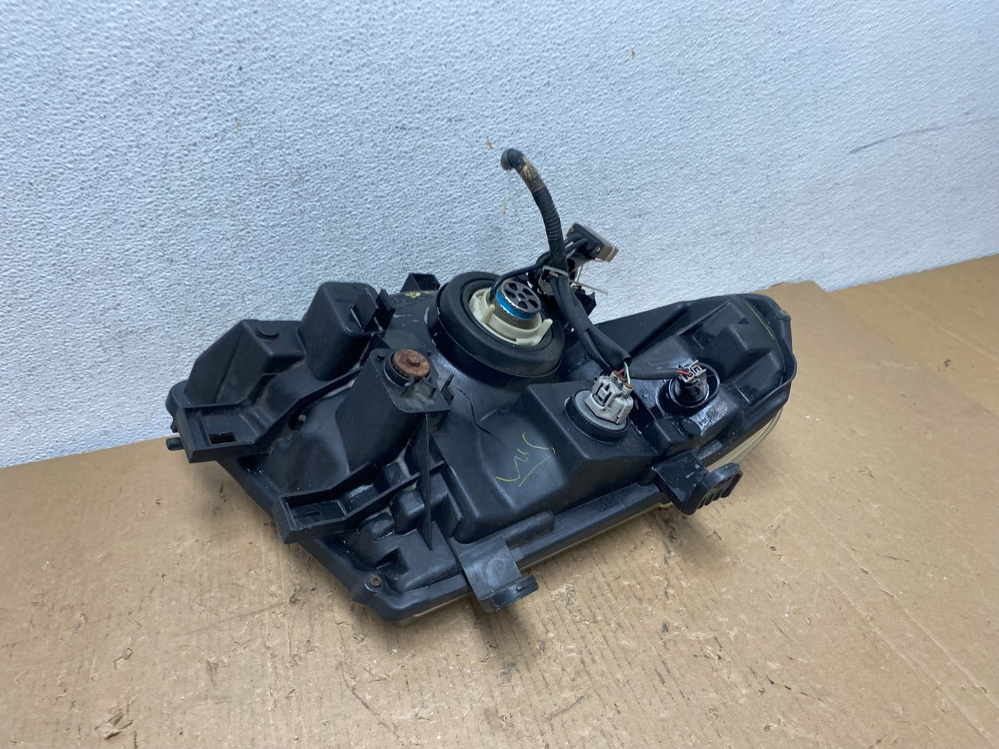 2005-2007 Nissan Pathfinder Halogen Headlight Left Driver LH AD8226 DW5