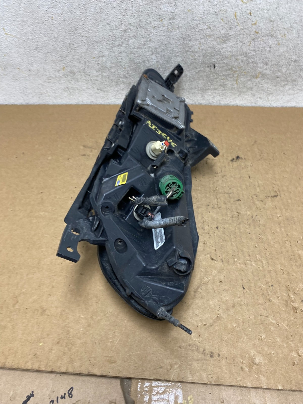 2014 - 2018 Jeep Cherokee Right Passenger RH Side LED Headlight AI3646 DW6
