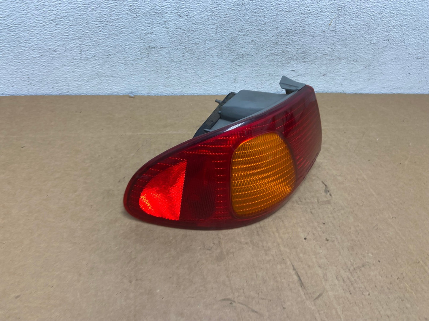1998 1999 2000 Toyota Corolla Left Driver Lh Side Tail light AD5481 LK2