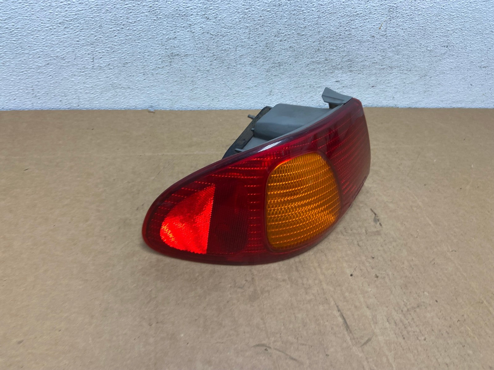 1998 1999 2000 Toyota Corolla Left Driver Lh Side Tail light AD5481 LK2