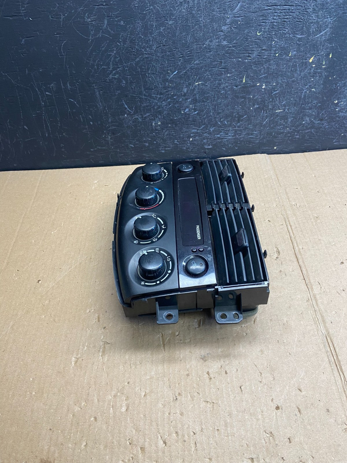 2004-2005 Toyota Sienna AC Climate Heater Temperature Control Air Vent AE3813 DG2