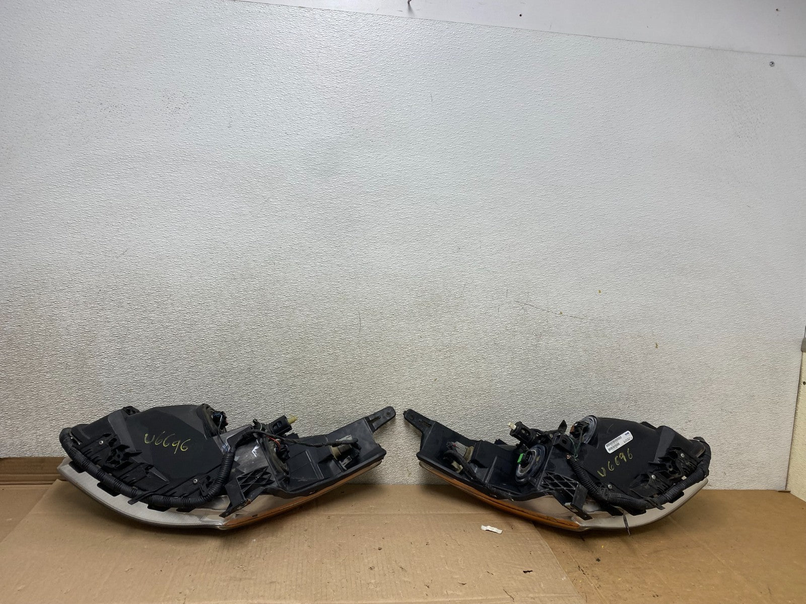 Sedan 2010 2011 2012 Nissan Altima Headlights Halogen Left+Right Side U6696 DW10