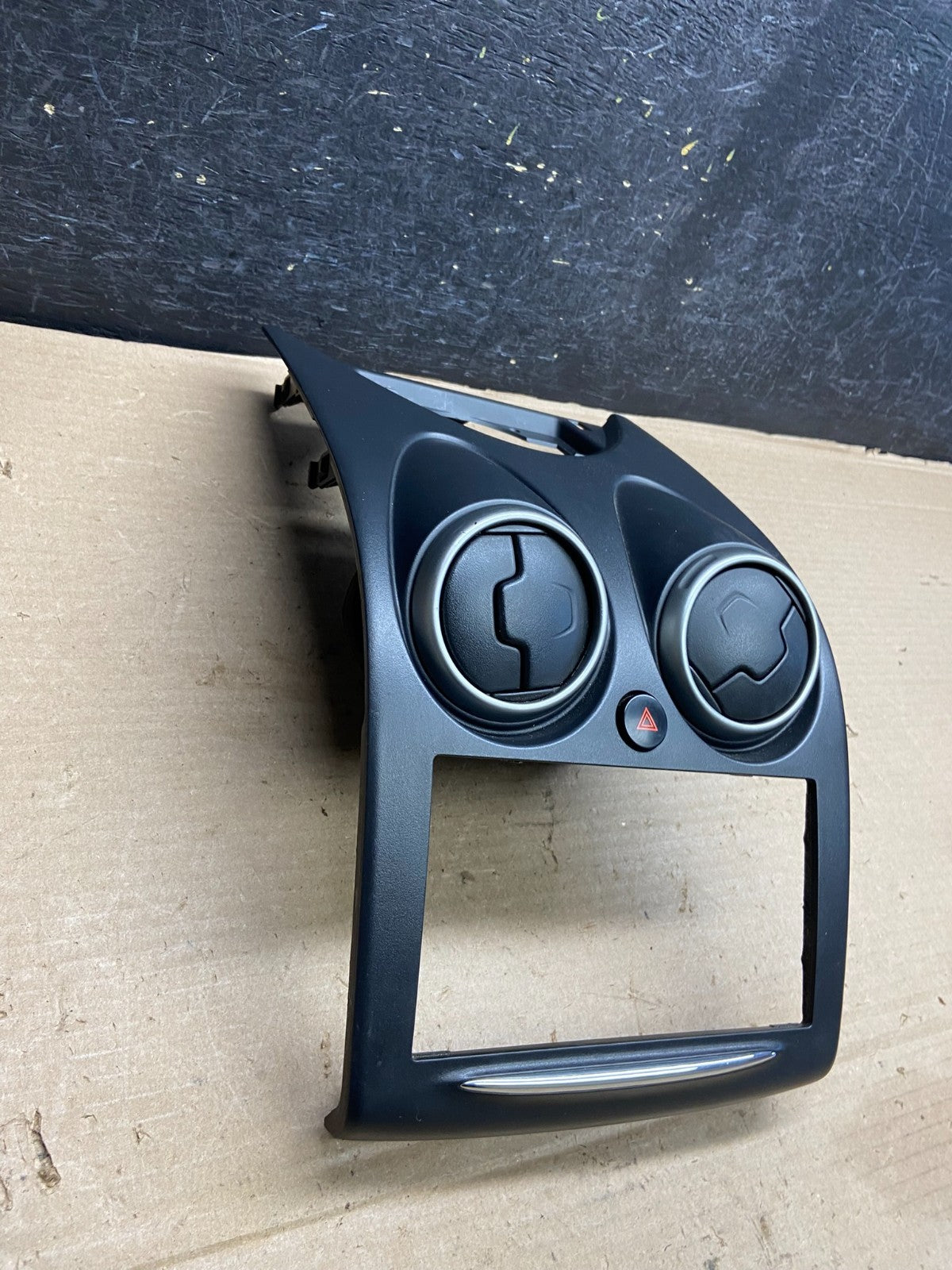 2011 2012 2013 Nissan Rogue Dash Upper Center Radio Bezel Trim AH3754 DG2