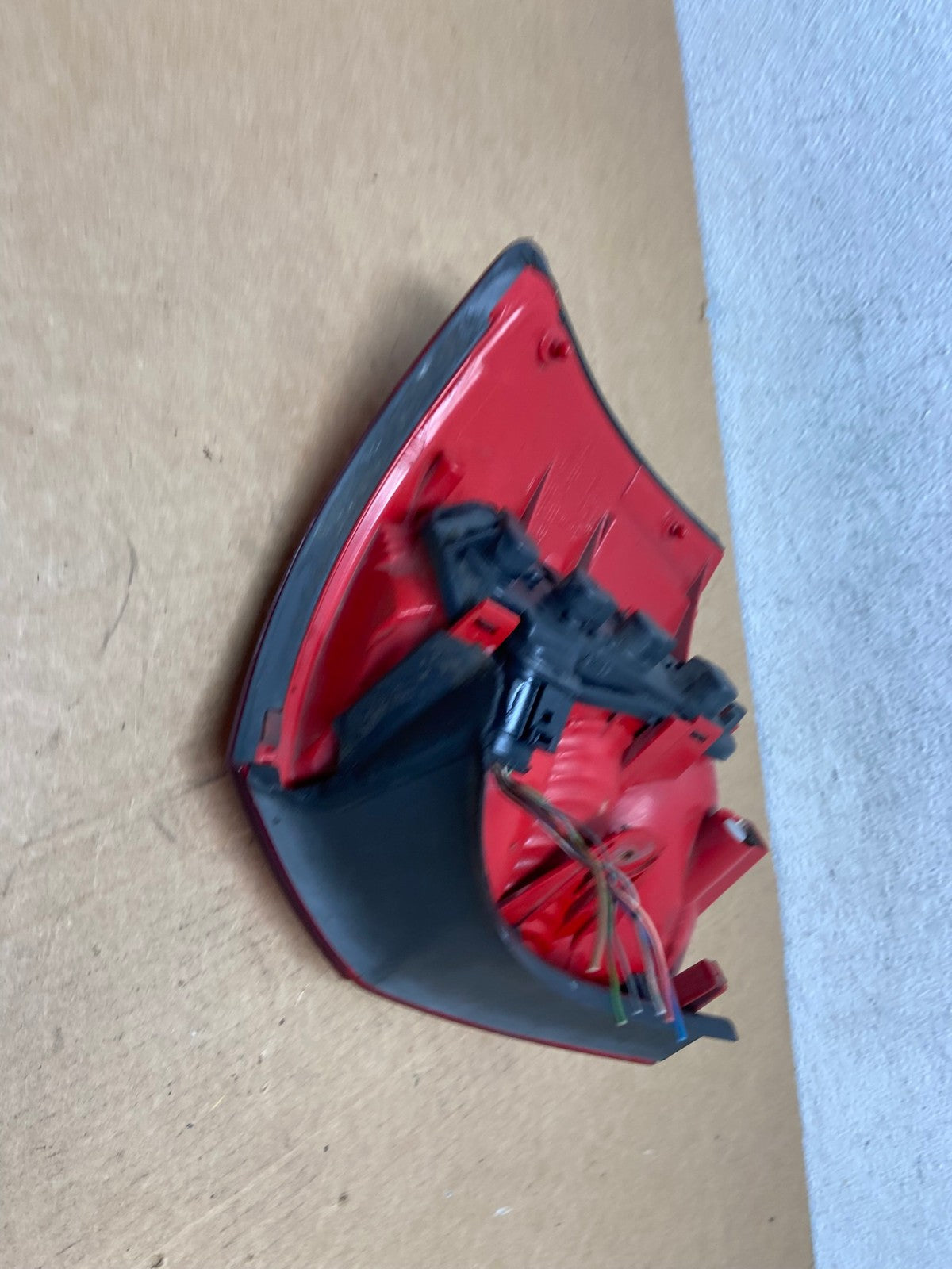 2001 - 2004 Audi A4 Wagon Avant Left Driver Side Lh Tail Light AD5491 LK4