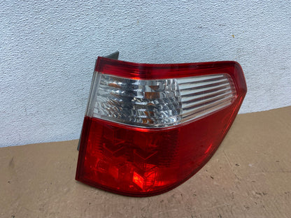 2005 2006 2007 Honda Odyssey Right Passenger RH Side Tail Light AD8200 LK0