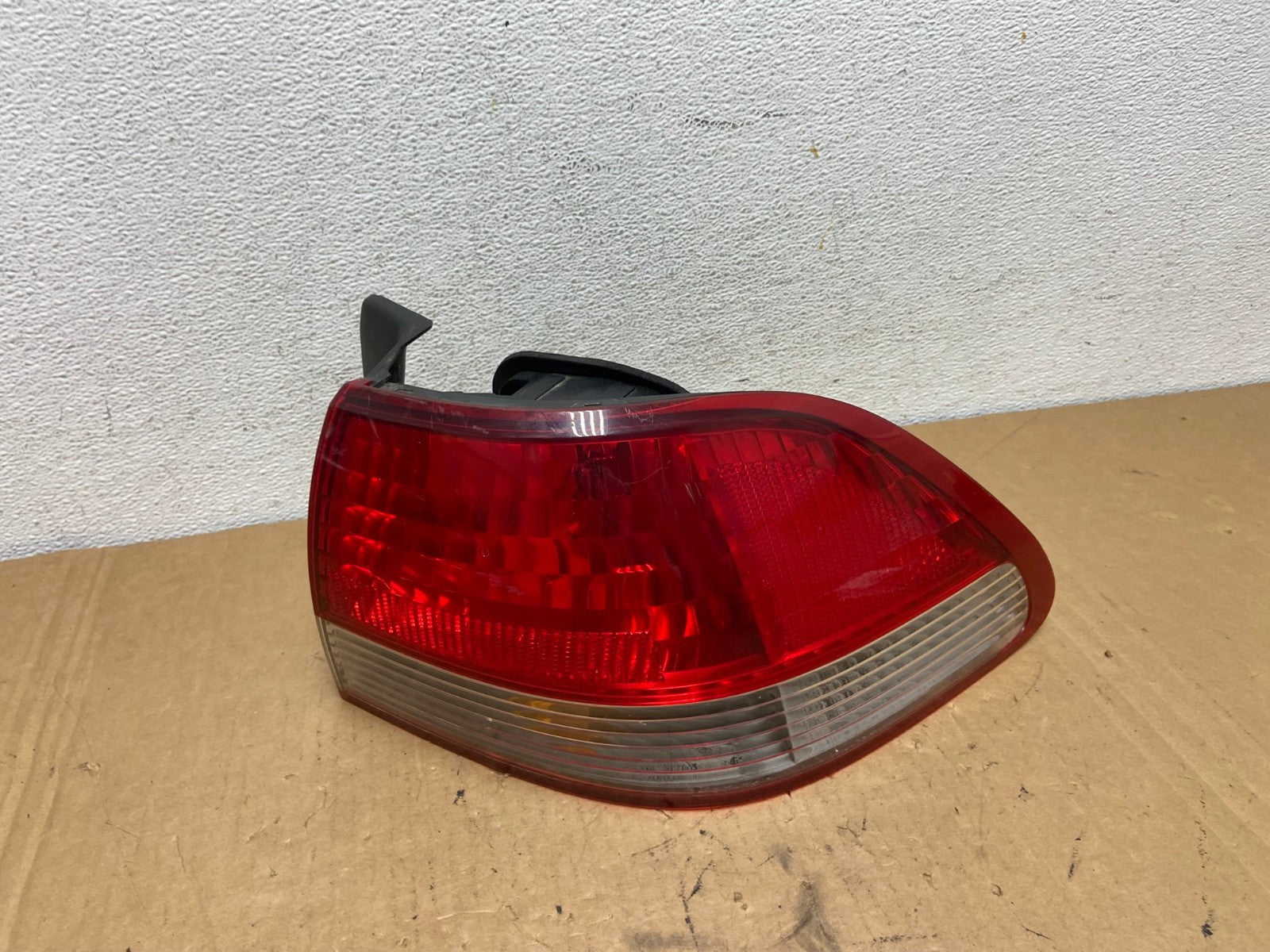 2001 to 2002 Honda Accord Sedan 4door Right Passenger Tail Light AD3111 LK0