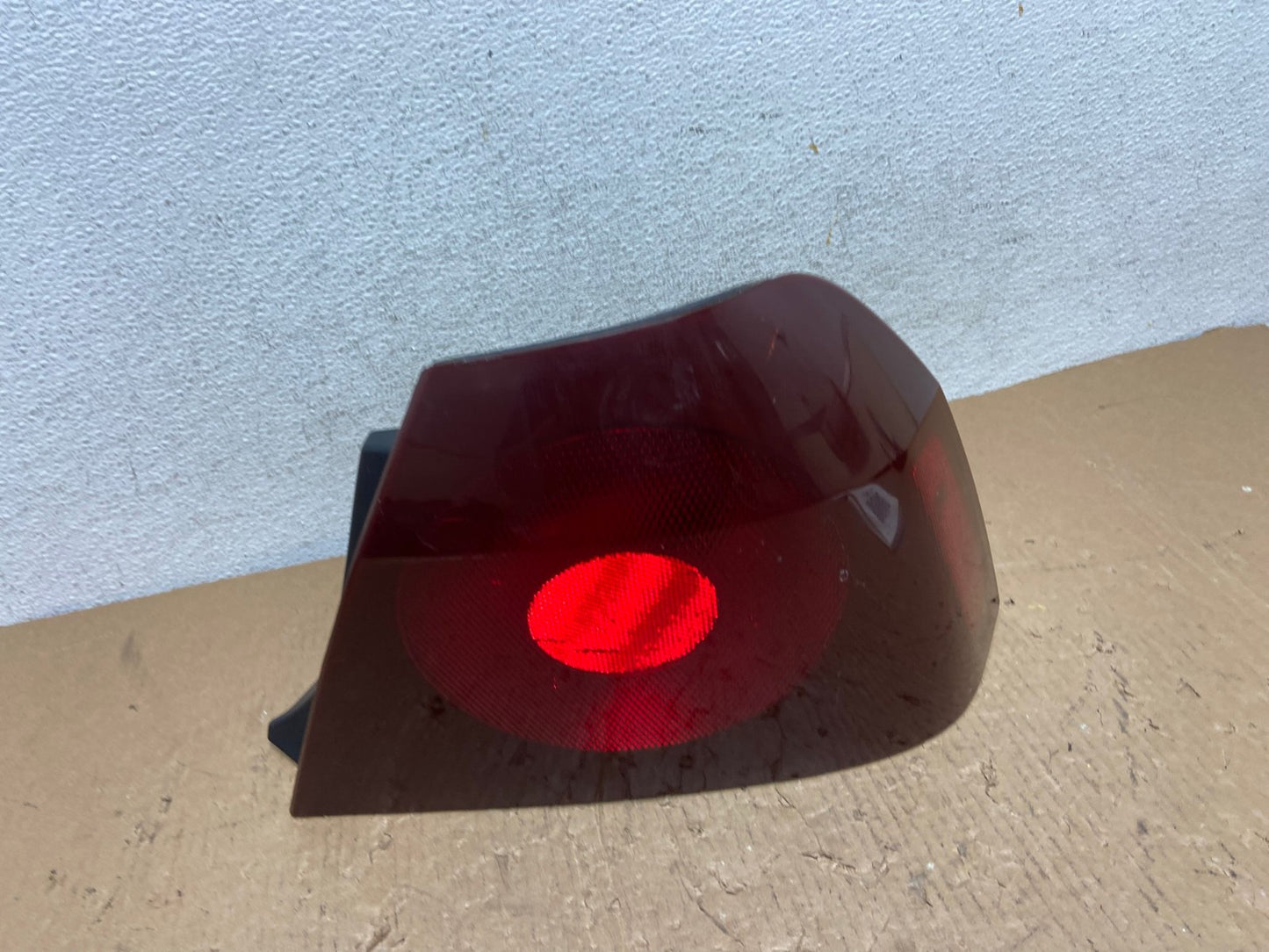 2000 to 2005 Chevrolet Impala Right Passenger Rh Side Tail Light AD8774 LK0
