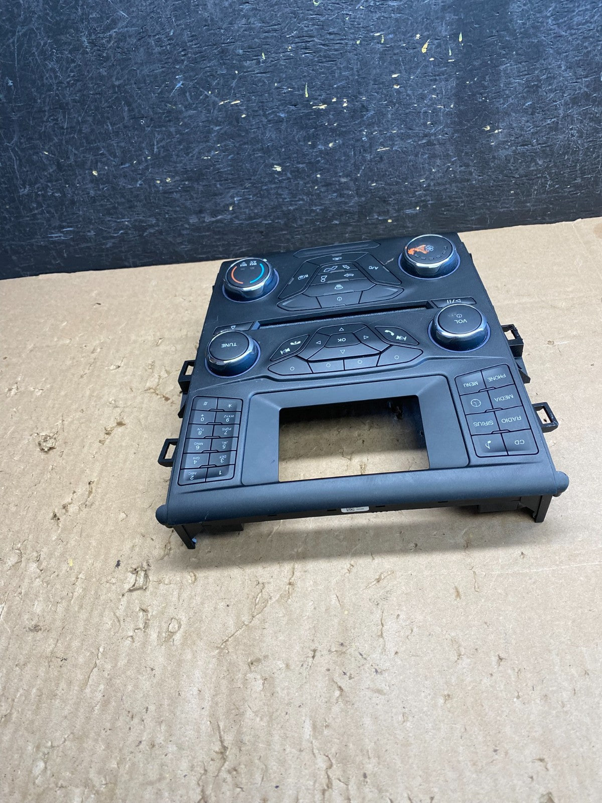 2013 - 2016 Ford Fusion Radio Climate Control A/C Control AJ1630 DG2