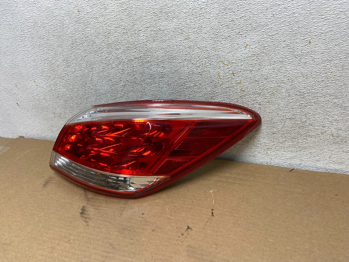 2011 - 2014 Nissan Murano Right Passenger Side RH Tail Light AH4458 DW2