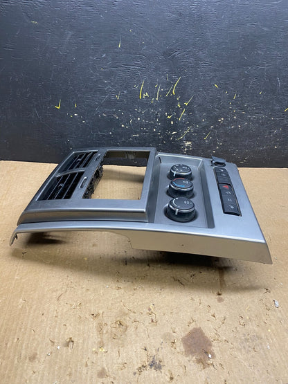 2008 to 2012 Jeep Liberty Dash Climate Temperature Control Radio Bezel Z4441 DG1