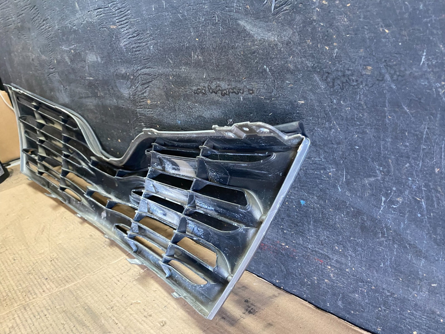 2009 to 2012 Toyota Venza Front Upper Grill Grille Oem R2159 DG9