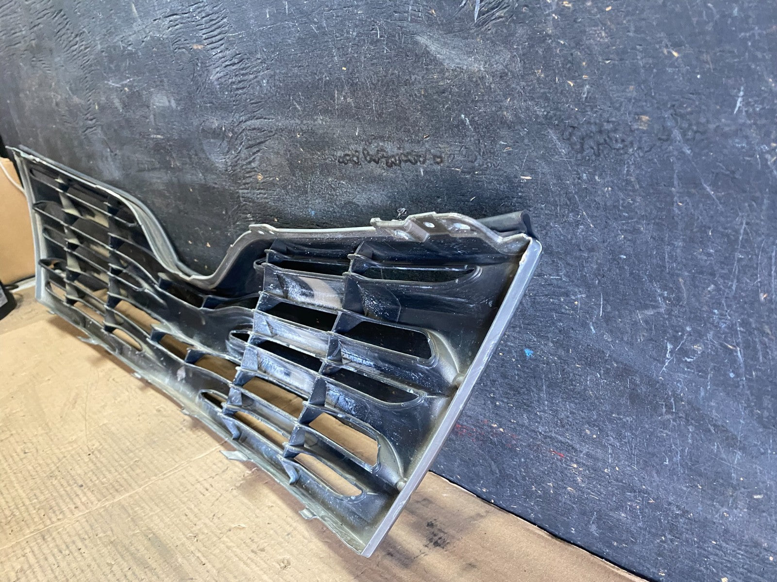 2009 to 2012 Toyota Venza Front Upper Grill Grille Oem R2159 DG9