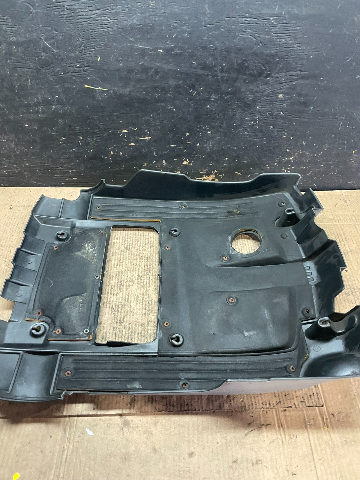 2001 to 2005 Hyundai XG350 V6 Engine Motor Cover T2588 DG7