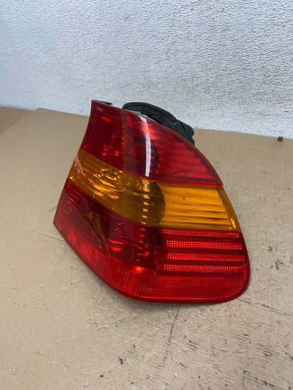 2002 - 2005 BMW 3 E46 Series Right Passenger RH Side Tail Light AF4927 LK1