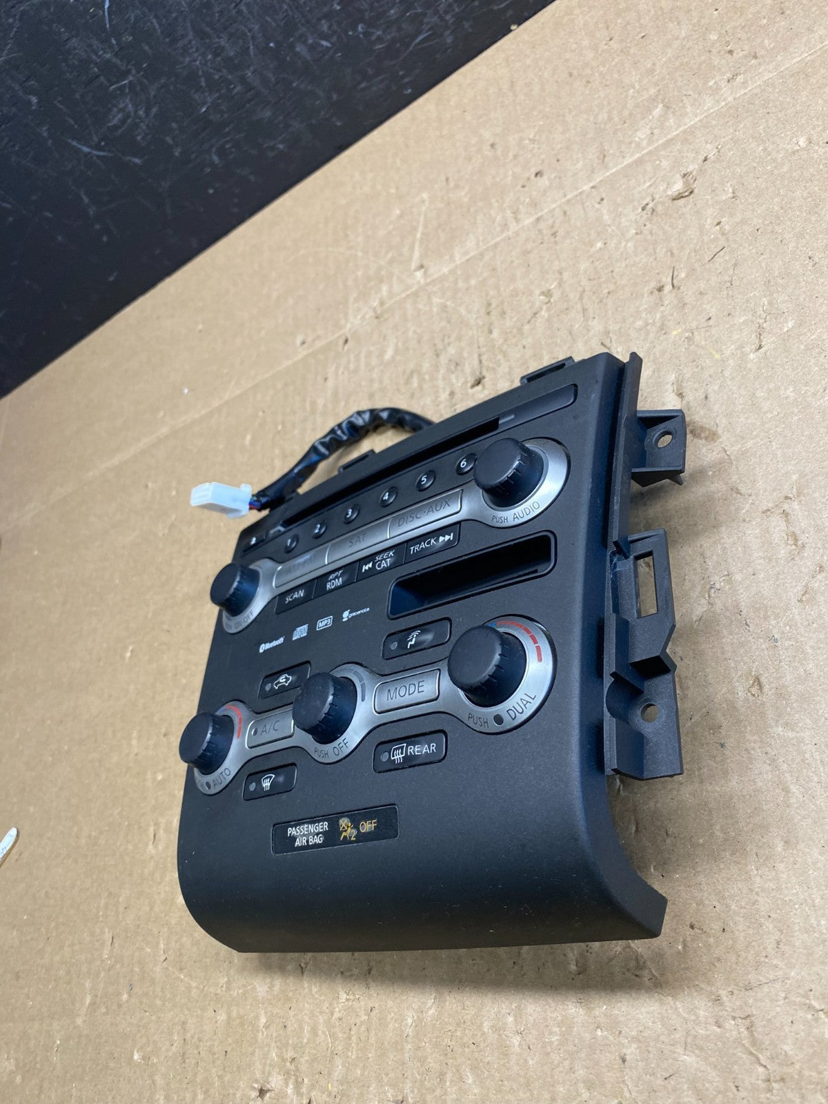2009 - 2010 Nissan Murano AM FM Radio CD Climate Control Panel AC6470 DG1