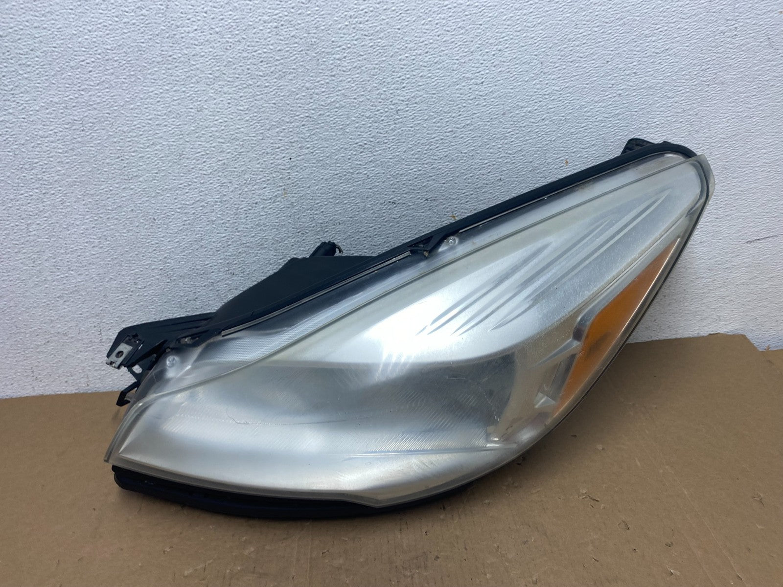 2013 - 2016 Ford Escape Headlight Left Driver Lh Side Halogen AD7948 DW0