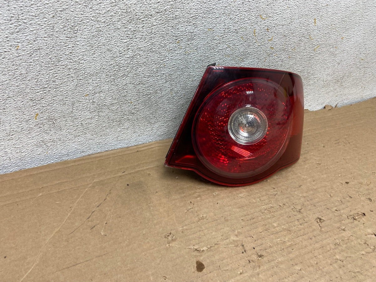 2008 2009 2010 Volkswagen Jetta Right Passenger RH Side Tail Light AH8973 LK1