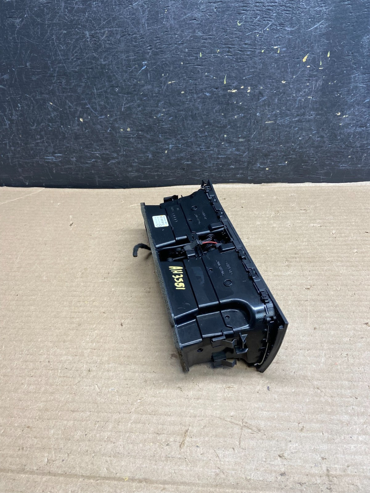 2009 to 2012 Audi A4 Center Dashboard Air Vent AH3551 DG1