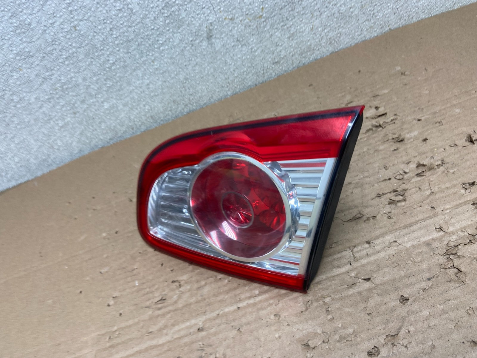 2010 - 2012 Hyundai Santa Fe Right Passenger RH Tail Light Inner Oem AB1633 DW1