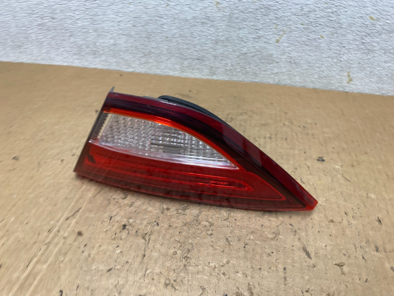 2015 to 2017 Chrysler 200 Sedan Right Passenger  Inner Tail Light Oem Q7875 DW1