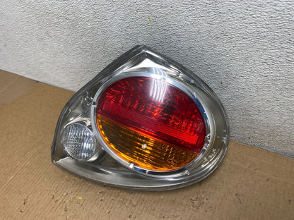 2002 2003 Nissan Maxima Right Passenger RH Side Tail Light G0336 DG11