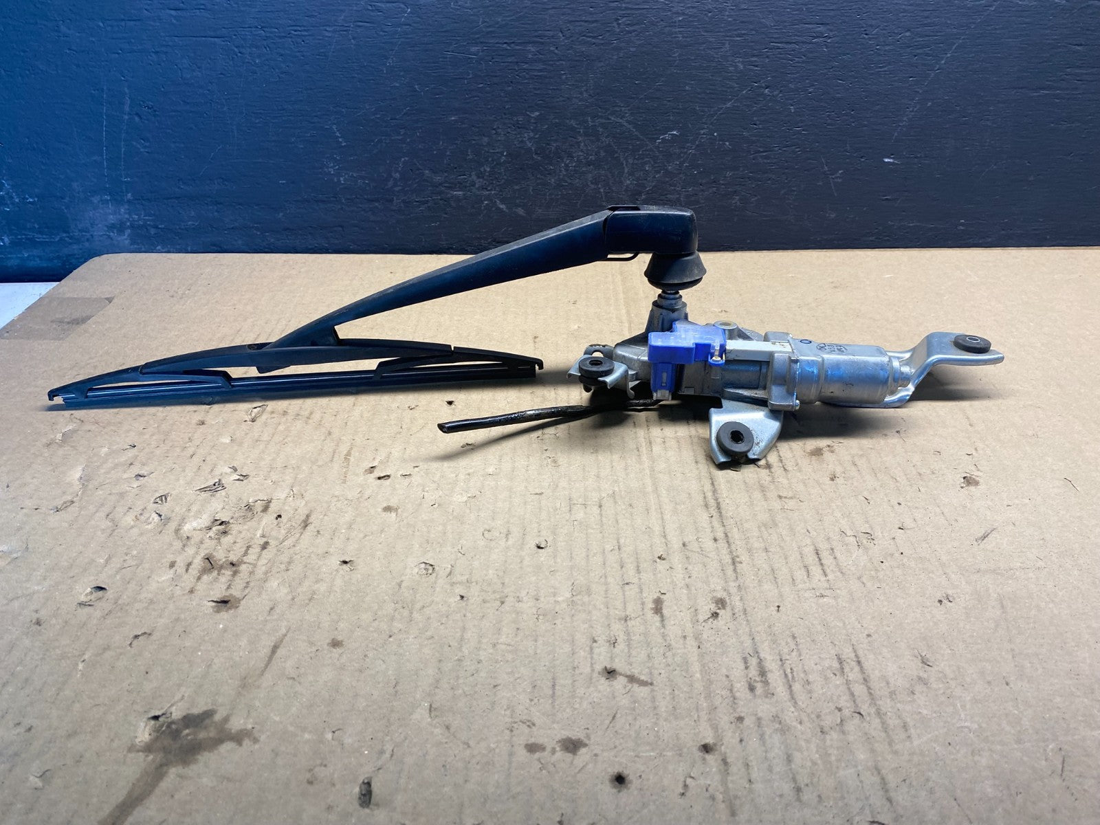 2014 to 2018 Subaru Forester Rear Wiper Motor AC0996 PS1
