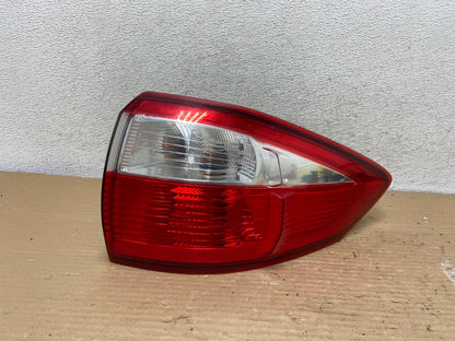 2013 to 2016 Ford C-Max Right Passenger RH Side Tail light AG9132 LK0