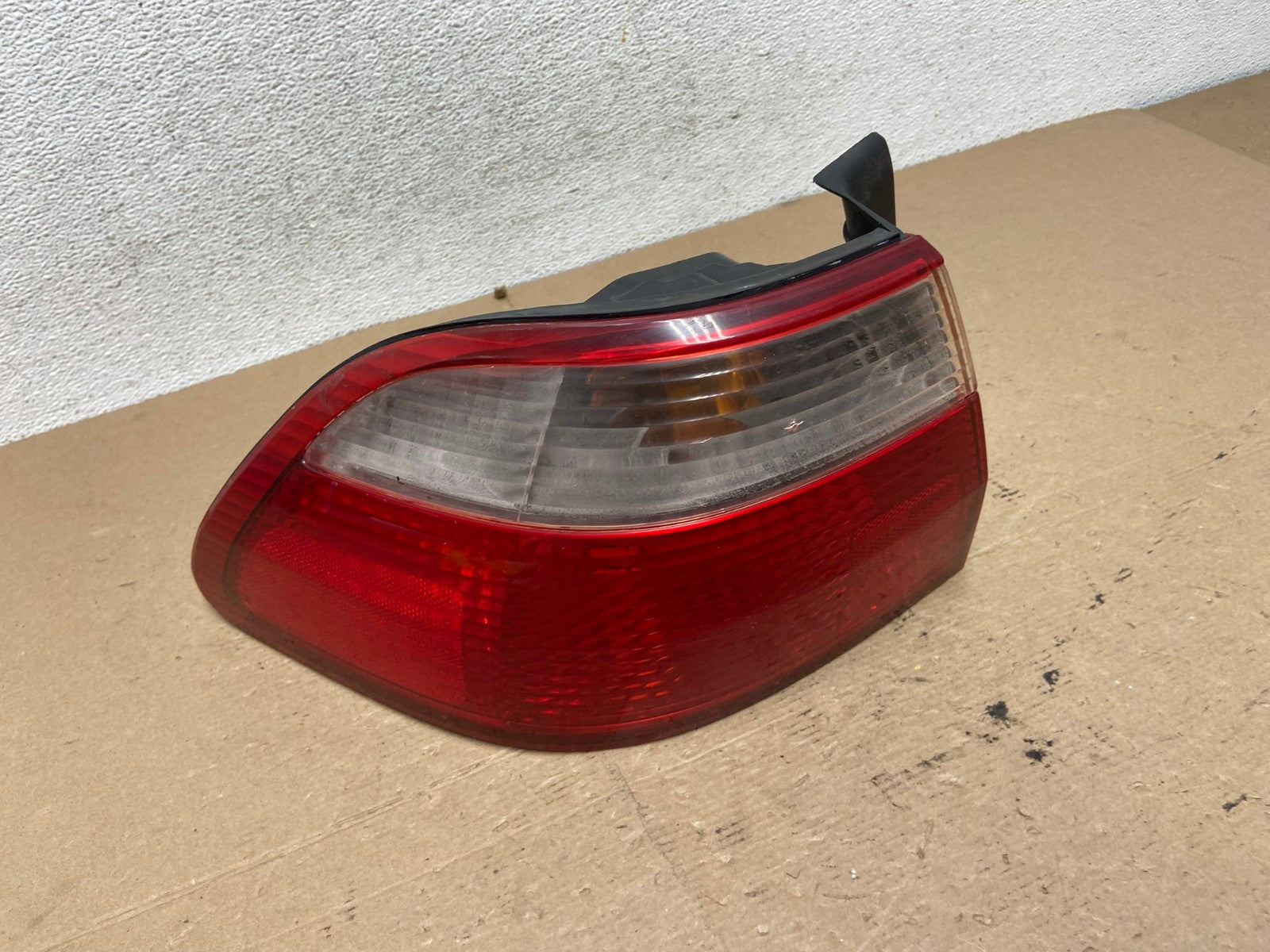 1998 to 2000 Honda Accord Sedan Tail light Left Driver LH Side AF4756 LK0