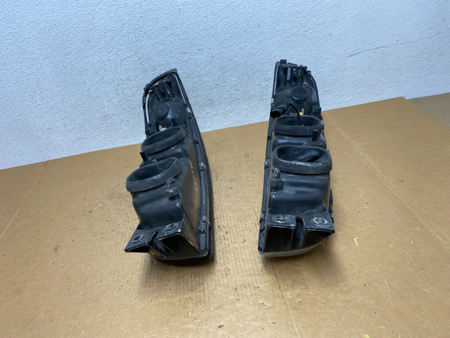 1997 to 1999 Buick Lesabre Left+Right Halogen Headlights AE0596 DW7