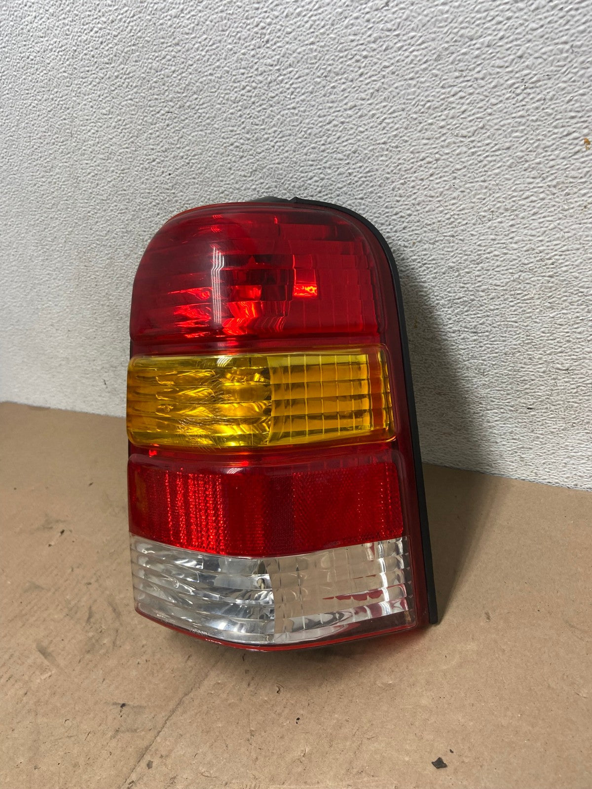 2001 to 2007 Ford Escape Right Passenger RH Side Tail Light AG4744 LK1