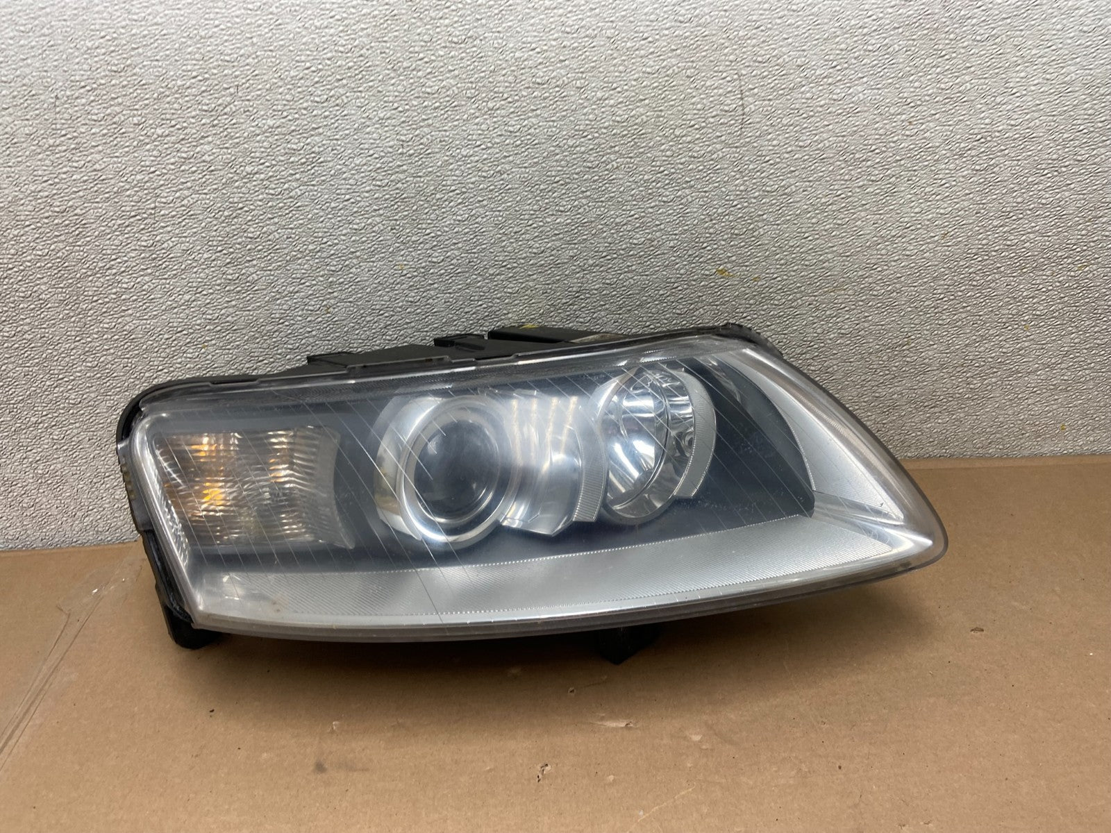 2005 to 2008 Audi A6 Right Passenger Side Headlight Xenon HID OEM AA9854 DW0