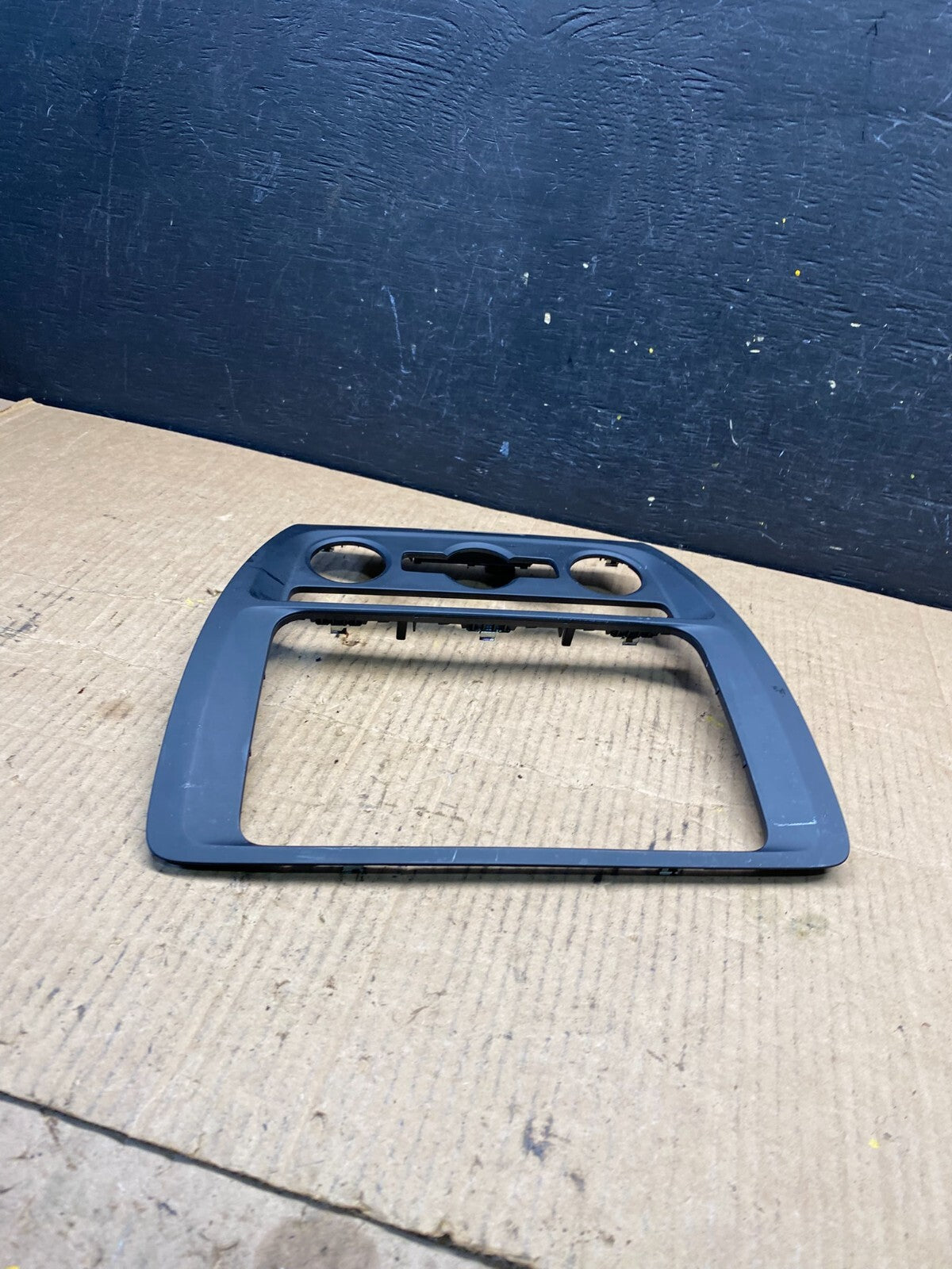 2011 to 2014 Volkswagen Jetta Panel Radio Climate Control Bezel Trim M4541 DG3