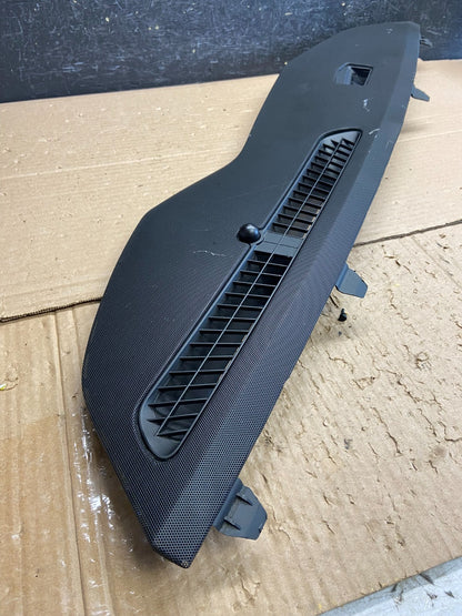 2014 to 2019 Cadillac CTS Dashboard Air Vent Trim Defroster Panel AG03073