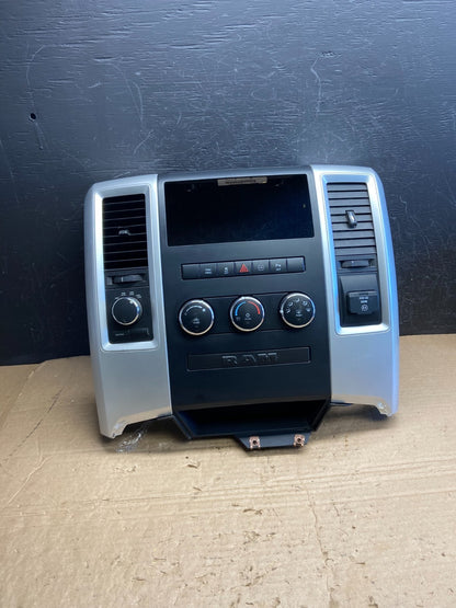 2009 to 2012 Dodge Ram 1500 Center Dash Radio Screen Climate Panel AF2217 DG0
