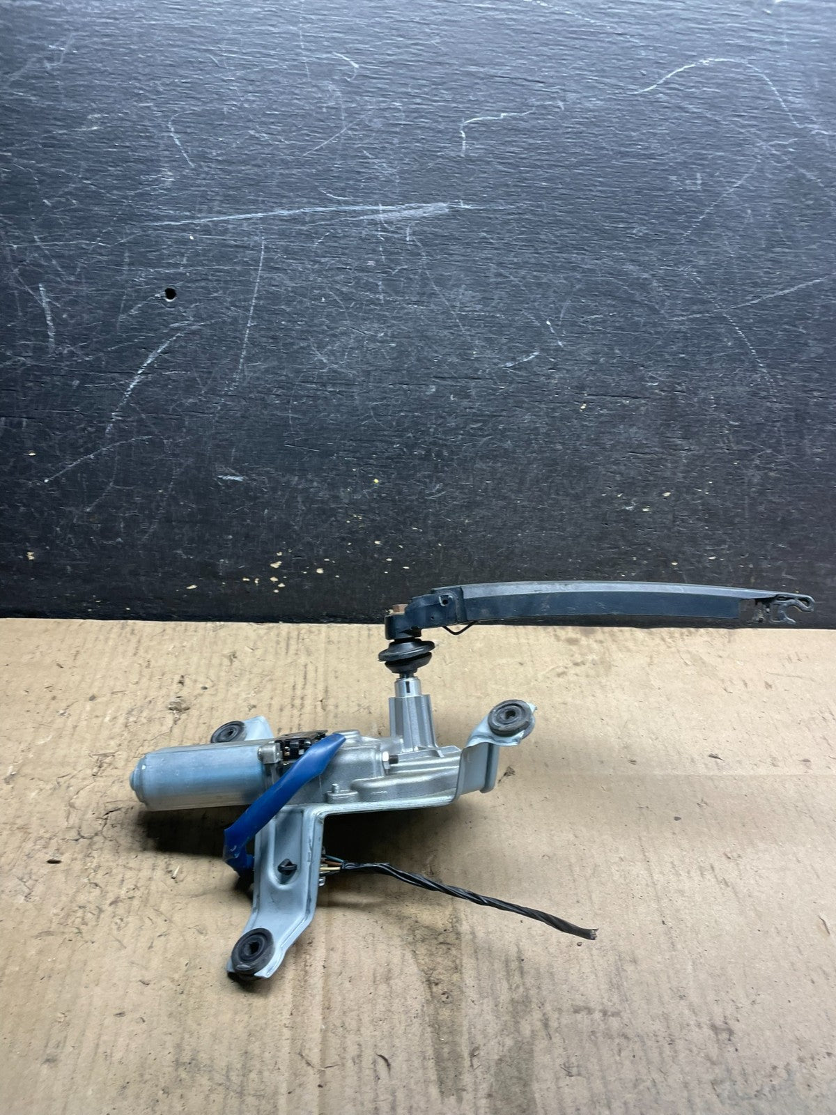 2011 - 2013 Kia Sorento Rear Glass Windshield Wiper Motor W7167 DG1