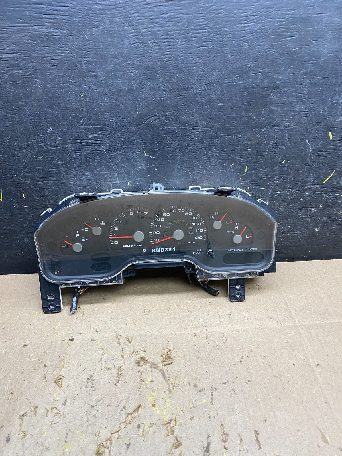2004 2005 Ford Explorer Speedometer Cluster Gauge u5445 DG0