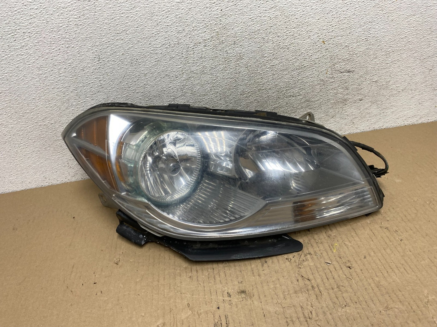 2008 to 2012 Chevrolet Malibu Right Passenger Rh Side Headlight AF5875 DW0