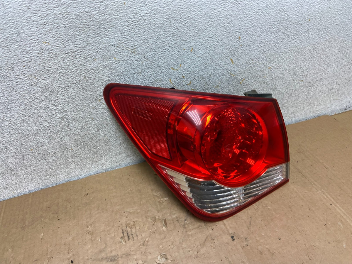 2011 2012 2013 2014 Chevrolet Cruze Left Driver LH Side Tail Light AI9151 LK2