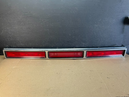 1995 to 1997 Lincoln Town Car Center Trunk Brake 3RD Tail Light af5285 DG0