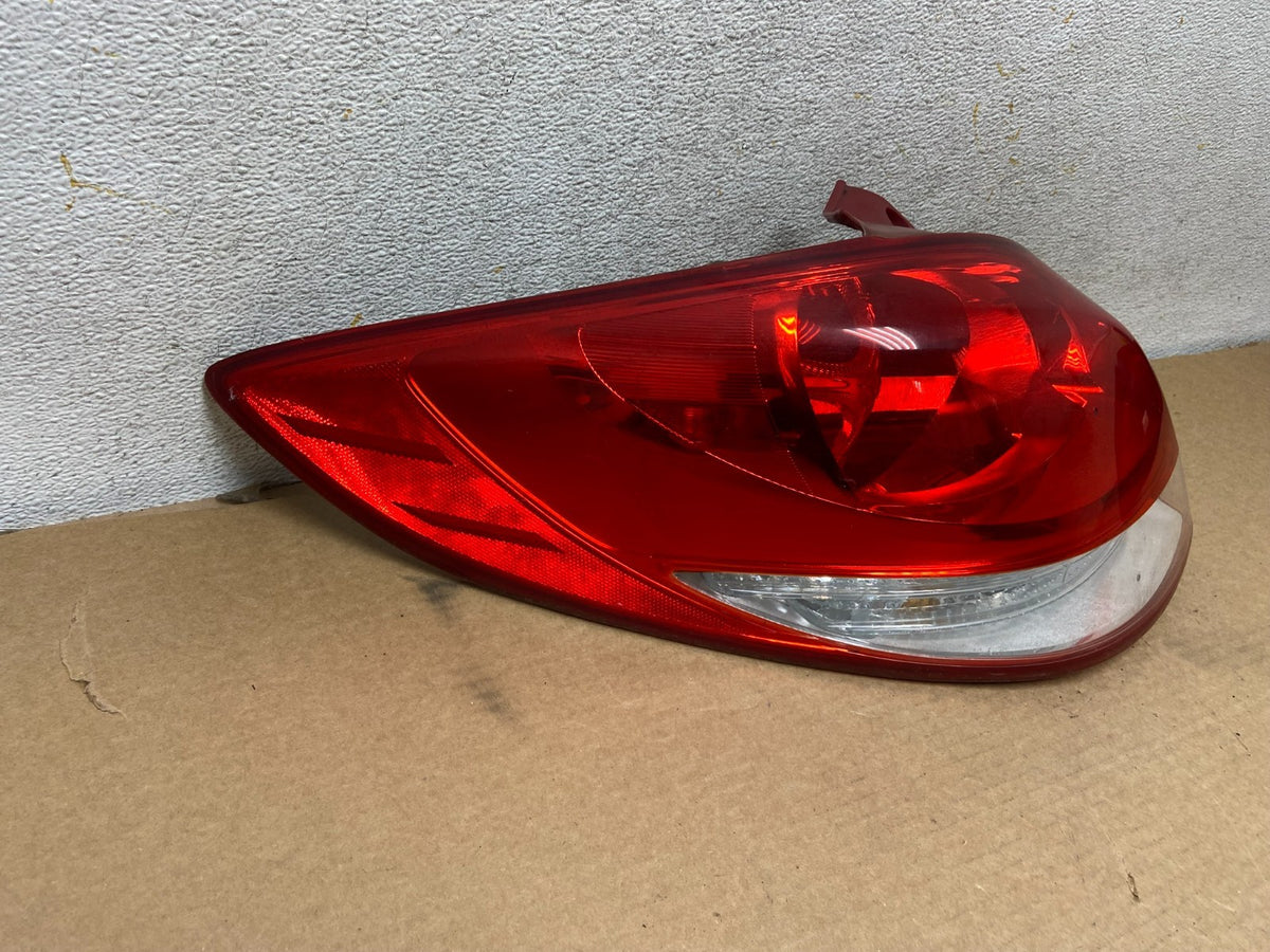 2012 to 2017 Hyundai Veloster Left Driver LH Tail light AH4435 DW1